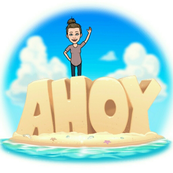 🌴Meet your Posher🌴 - Picture 1 of 6